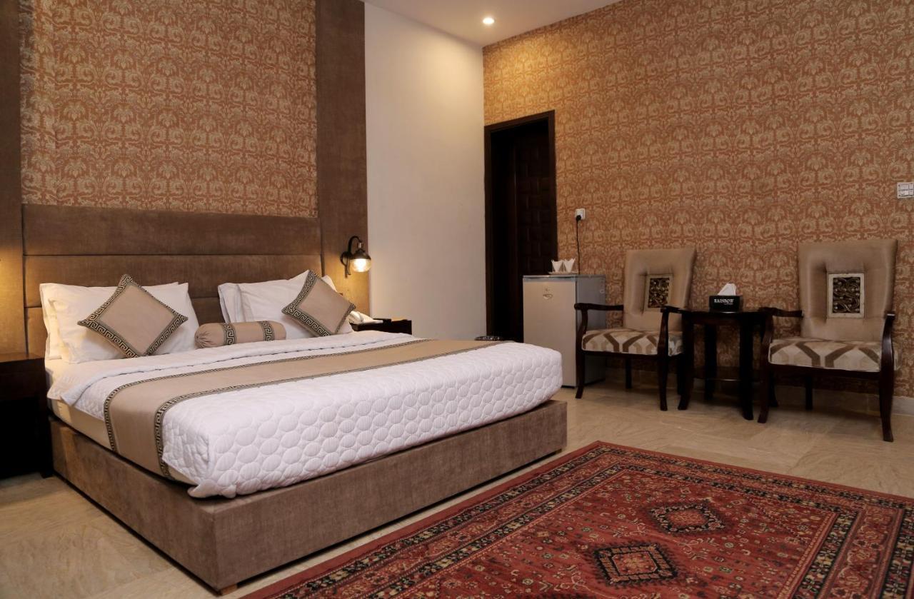 Shelton Hotel Lahore Exteriör bild